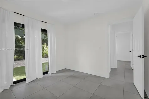 335 W 60th Street Hialeah FL 33012