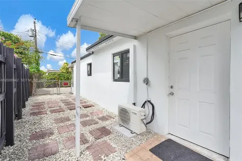 335 W 60th Street Hialeah FL 33012