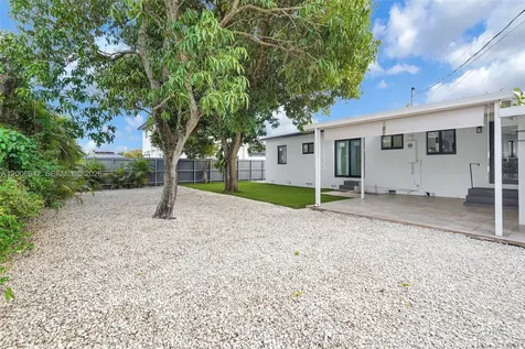 335 W 60th Street Hialeah FL 33012