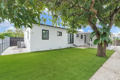 335 W 60th Street Hialeah FL 33012