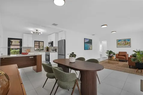 335 W 60th Street Hialeah FL 33012