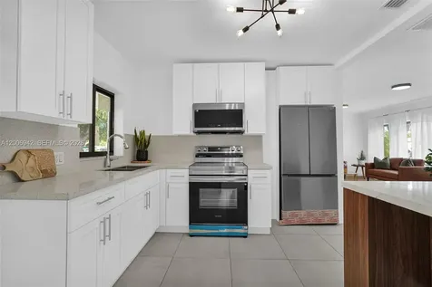 335 W 60th Street Hialeah FL 33012