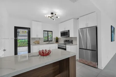 335 W 60th Street Hialeah FL 33012