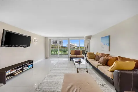 100 Bayview Drive Sunny Isles Beach FL 33160