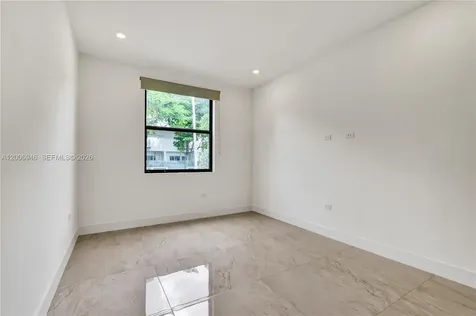 2887 SW 33rd Avenue Miami FL 33133