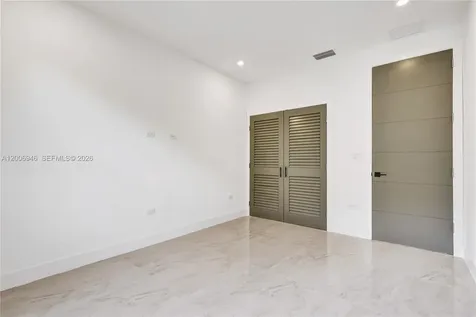 2887 SW 33rd Avenue Miami FL 33133