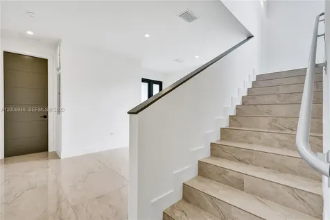 2887 SW 33rd Avenue Miami FL 33133