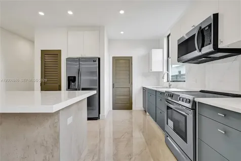 2887 SW 33rd Avenue Miami FL 33133