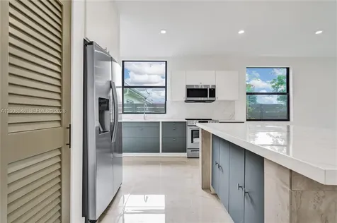 2887 SW 33rd Avenue Miami FL 33133