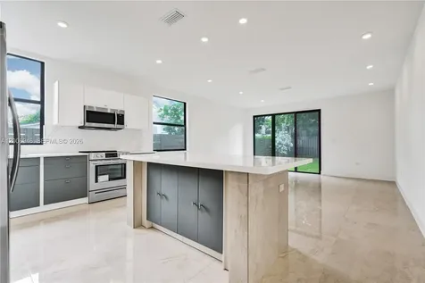 2887 SW 33rd Avenue Miami FL 33133