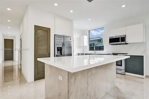 2887 SW 33rd Avenue Miami FL 33133