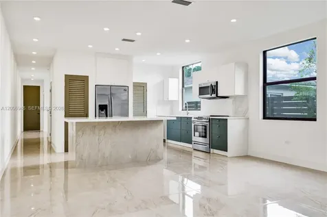 2887 SW 33rd Avenue Miami FL 33133