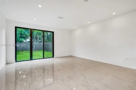 2887 SW 33rd Avenue Miami FL 33133