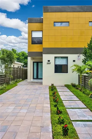 2887 SW 33rd Avenue Miami FL 33133