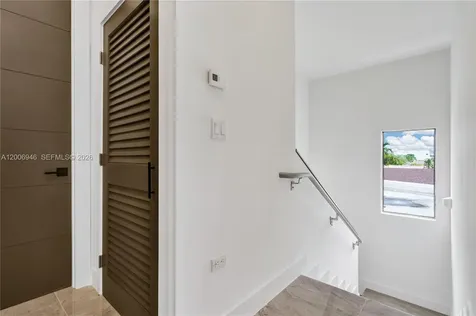 2887 SW 33rd Avenue Miami FL 33133