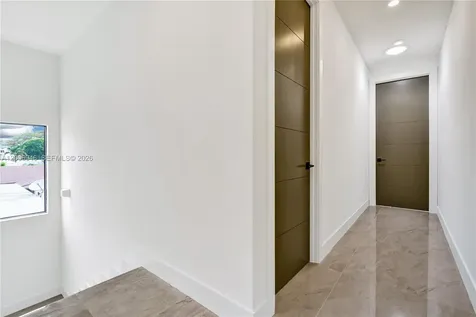 2887 SW 33rd Avenue Miami FL 33133
