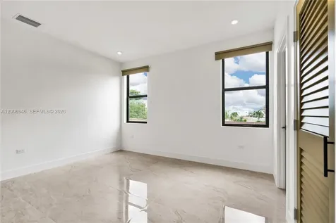 2887 SW 33rd Avenue Miami FL 33133