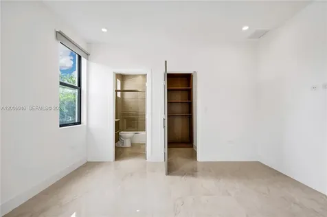 2887 SW 33rd Avenue Miami FL 33133
