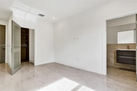 2887 SW 33rd Avenue Miami FL 33133