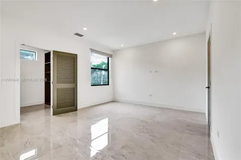 2887 SW 33rd Avenue Miami FL 33133