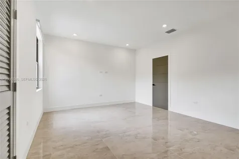 2887 SW 33rd Avenue Miami FL 33133
