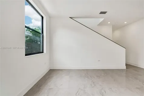 2887 SW 33rd Avenue Miami FL 33133