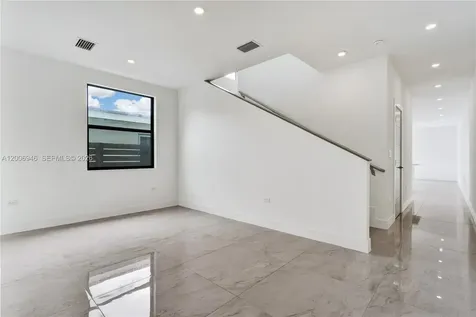 2887 SW 33rd Avenue Miami FL 33133