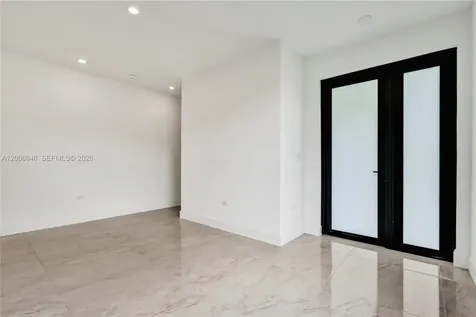 2887 SW 33rd Avenue Miami FL 33133