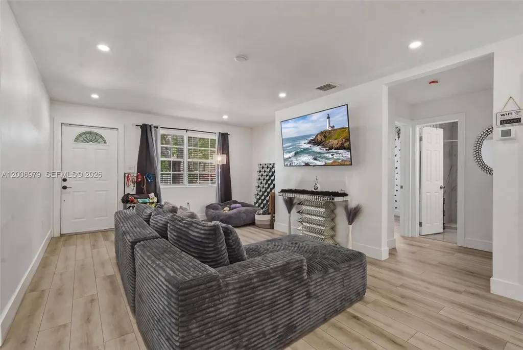 1657 SW 44th Avenue Fort Lauderdale FL 33317