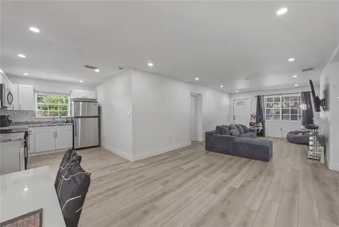 1657 SW 44th Avenue Fort Lauderdale FL 33317