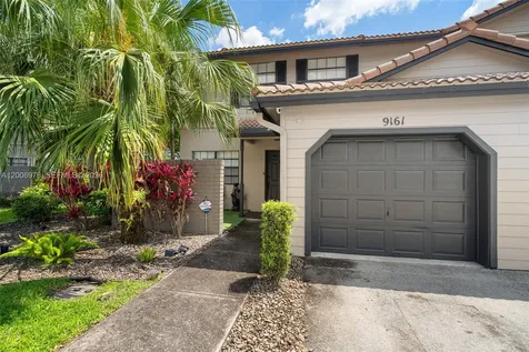 9161 Vineyard Lake Drive Plantation FL 33324