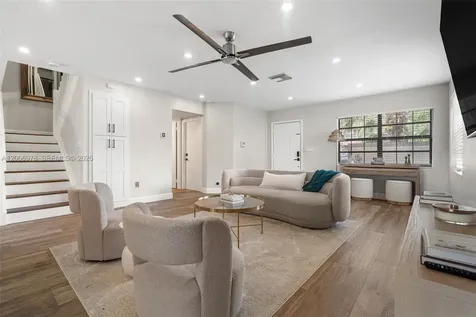 9161 Vineyard Lake Drive Plantation FL 33324