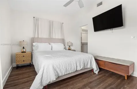9161 Vineyard Lake Drive Plantation FL 33324