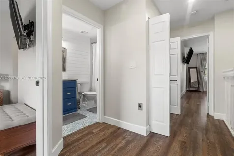 9161 Vineyard Lake Drive Plantation FL 33324