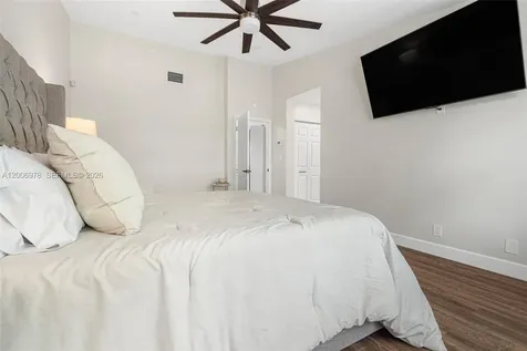 9161 Vineyard Lake Drive Plantation FL 33324