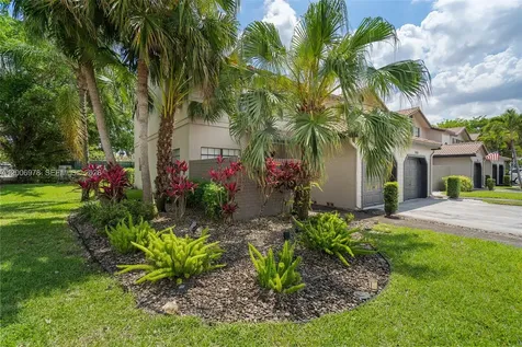9161 Vineyard Lake Drive Plantation FL 33324