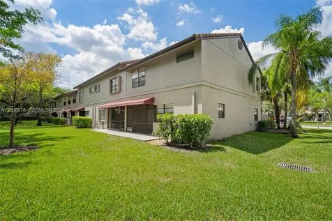 9161 Vineyard Lake Drive Plantation FL 33324