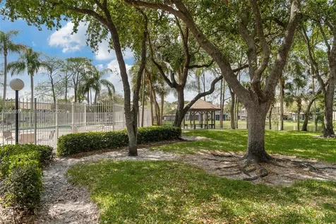 9161 Vineyard Lake Drive Plantation FL 33324