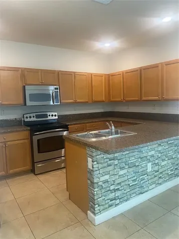 9228 W 33rd Way Hialeah FL 33018