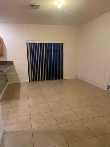 9228 W 33rd Way Hialeah FL 33018