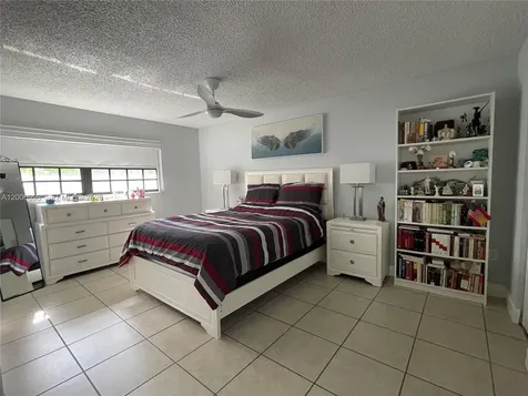 19055 NW 62nd Avenue Hialeah FL 33015