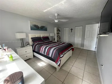 19055 NW 62nd Avenue Hialeah FL 33015