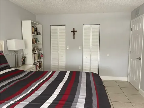 19055 NW 62nd Avenue Hialeah FL 33015