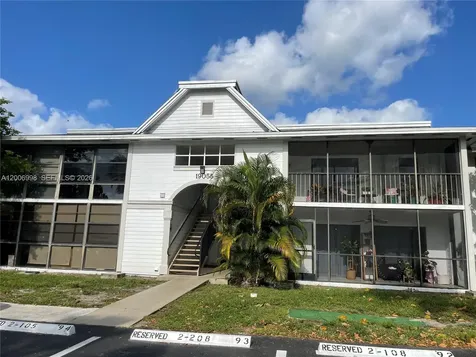 19055 NW 62nd Avenue Hialeah FL 33015