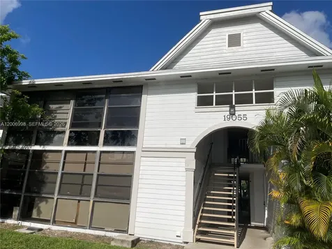 19055 NW 62nd Avenue Hialeah FL 33015