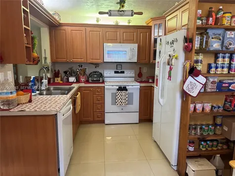 471 NE 210th Circle Terrace Miami FL 33179