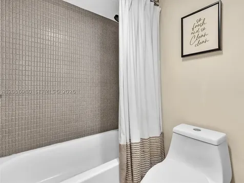 20301 W Country Club Drive Aventura FL 33180
