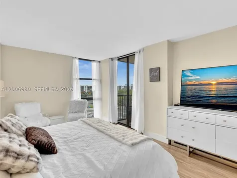 20301 W Country Club Drive Aventura FL 33180