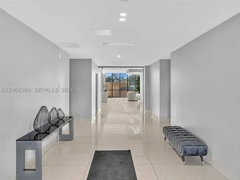 20301 W Country Club Drive Aventura FL 33180