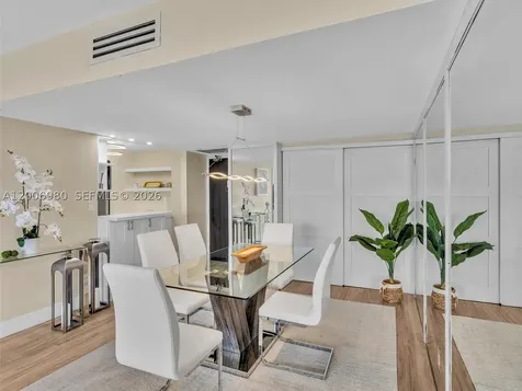 20301 W Country Club Drive Aventura FL 33180